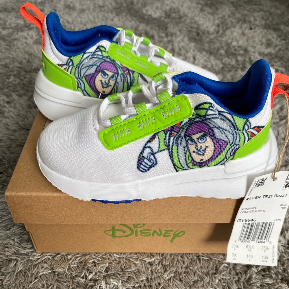 Buzz Adidas